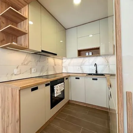 I&i 3 Bedrooms Ii * קרגיובאק